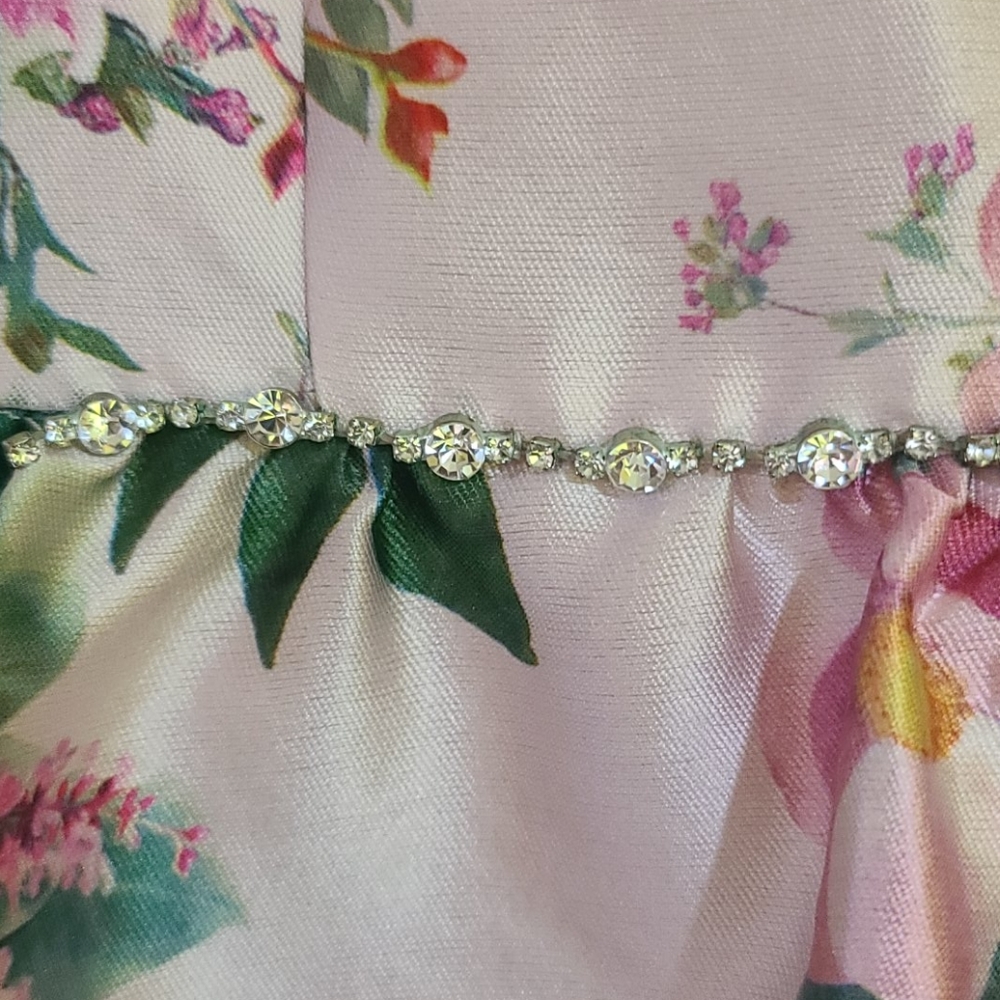 Dress - Picture 3 of 7